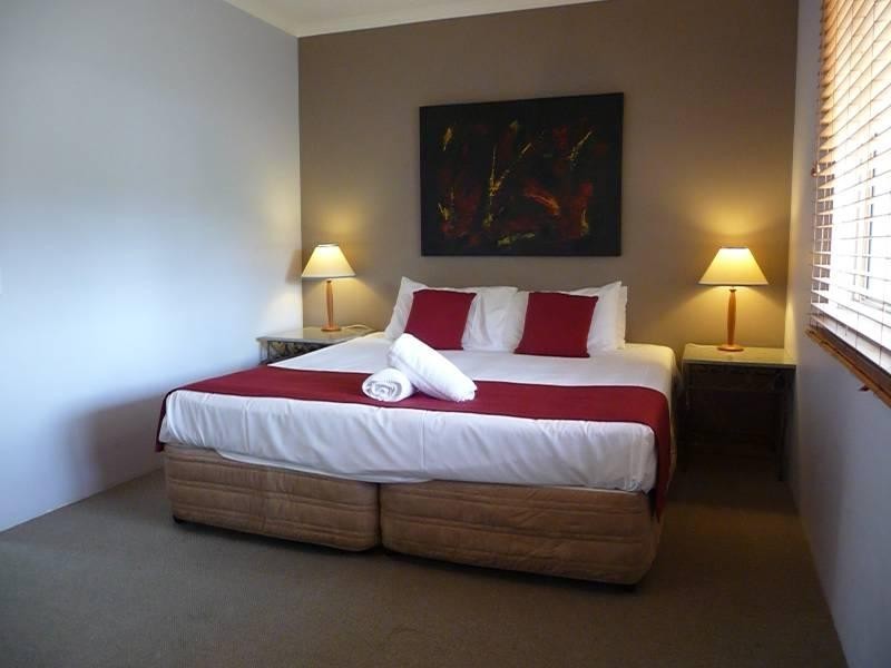 Holloways Beach QLD 4878