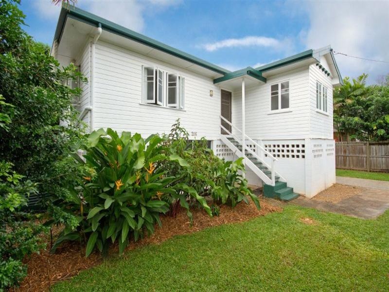 206 Woodward Street, Whitfield QLD 4870