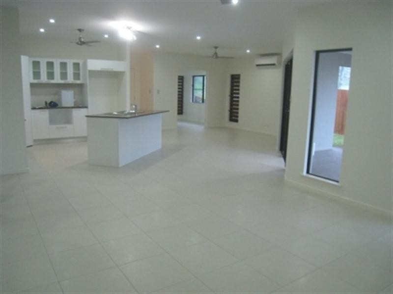 Palm Cove QLD 4879