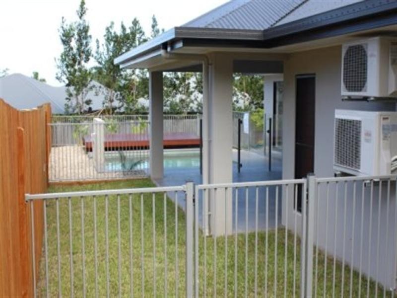 Palm Cove QLD 4879