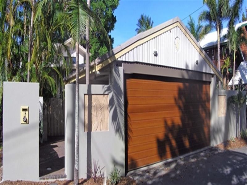 Holloways Beach QLD 4878