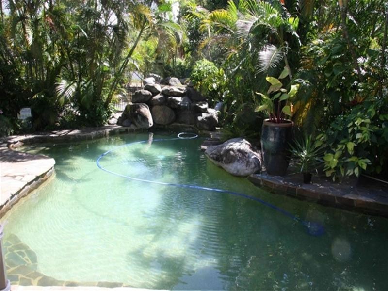 Holloways Beach QLD 4878