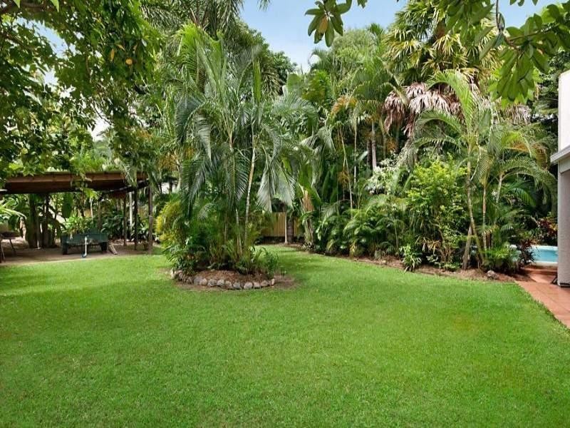 Clifton Beach QLD 4879