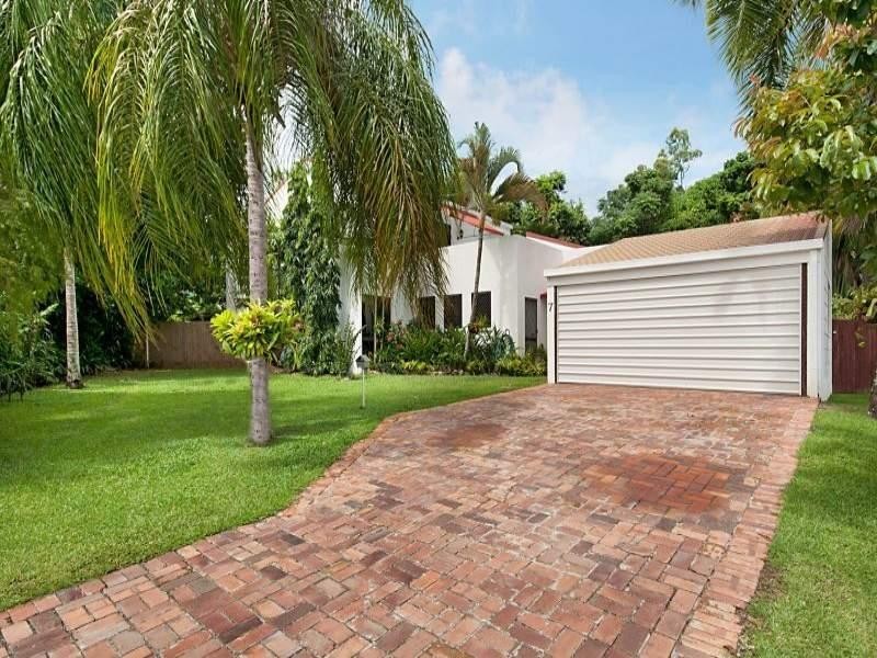 Clifton Beach QLD 4879