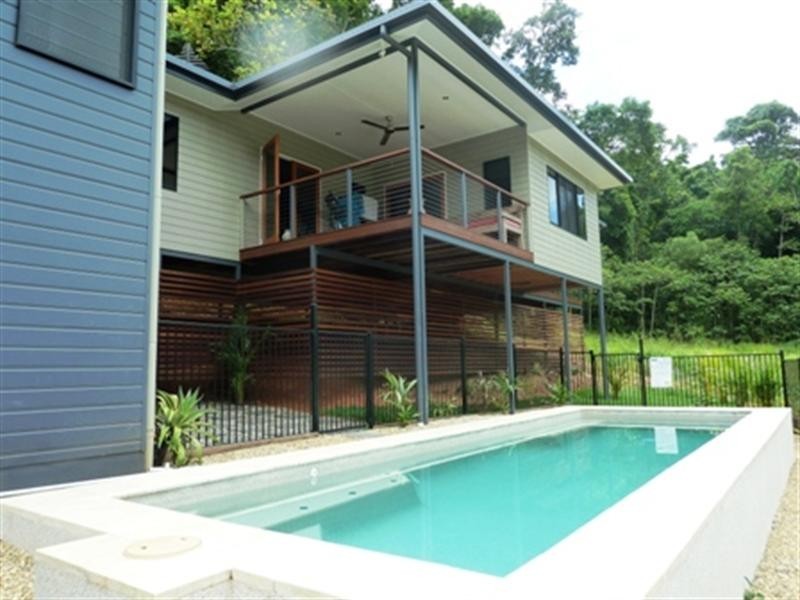 33 Lum Jim Street, Redlynch QLD 4870