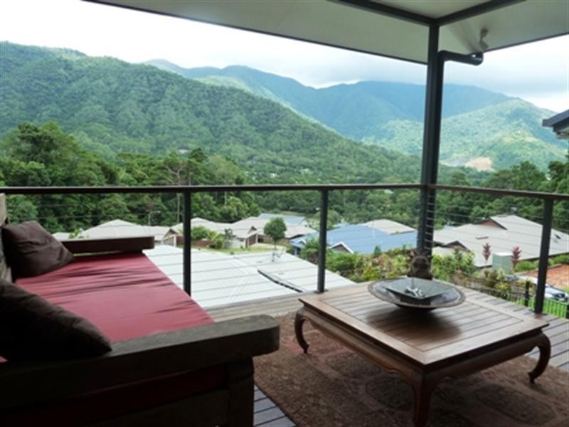 33 Lum Jim Street, Redlynch QLD 4870