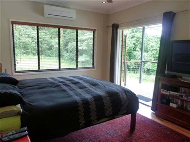 33 Lum Jim Street, Redlynch QLD 4870