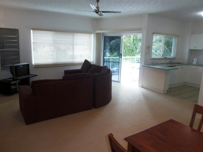 5/98 Moore Street, Trinity Beach QLD 4879