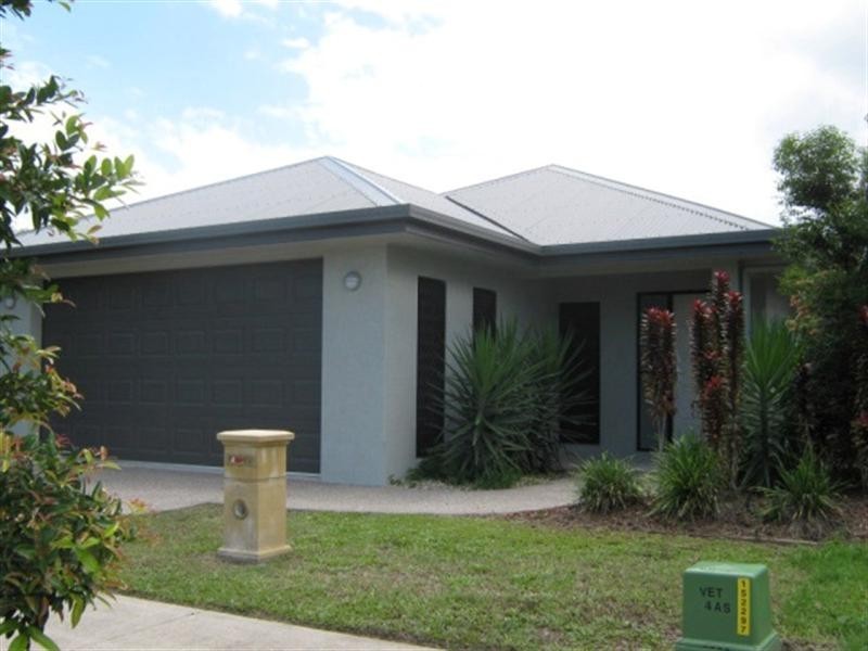 8B Vetiver Street, Trinity Park QLD 4879