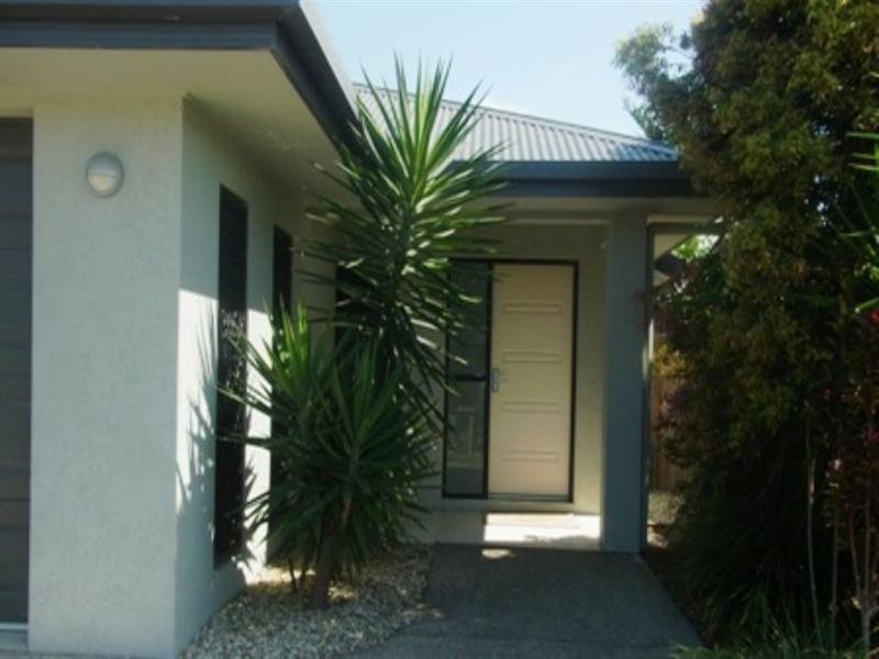 8B Vetiver Street, Trinity Park QLD 4879