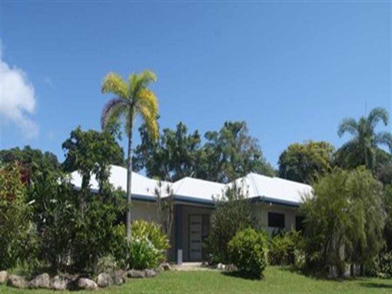 2 Helix Close, Clifton Beach QLD 4879