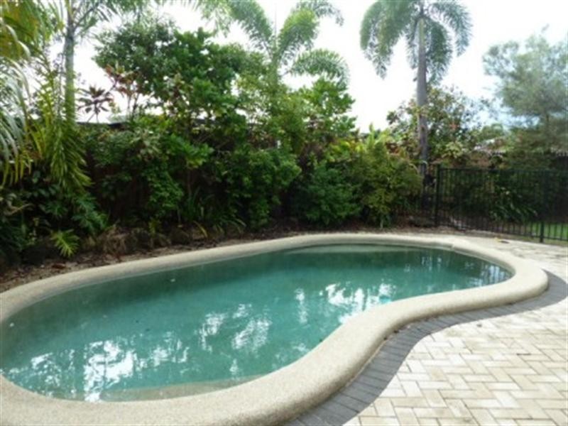 2 Helix Close, Clifton Beach QLD 4879