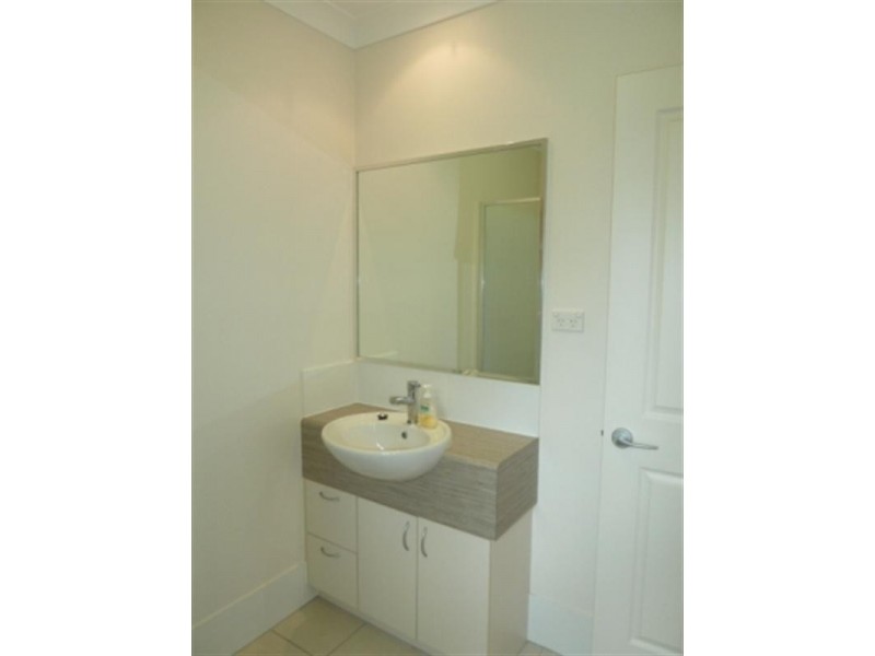 2 Helix Close, Clifton Beach QLD 4879