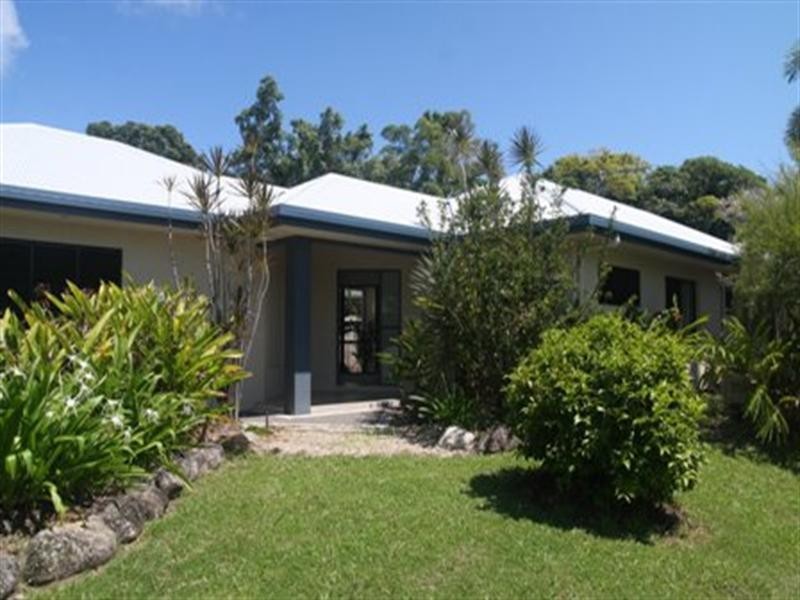 2 Helix Close, Clifton Beach QLD 4879