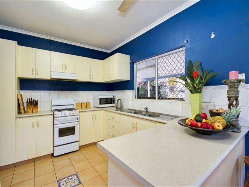 36 Magnolia Street, Holloways Beach QLD 4878