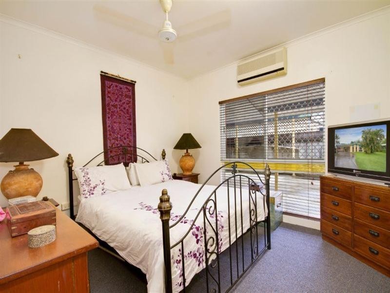 36 Magnolia Street, Holloways Beach QLD 4878