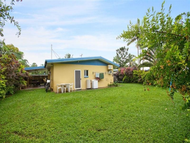 36 Magnolia Street, Holloways Beach QLD 4878