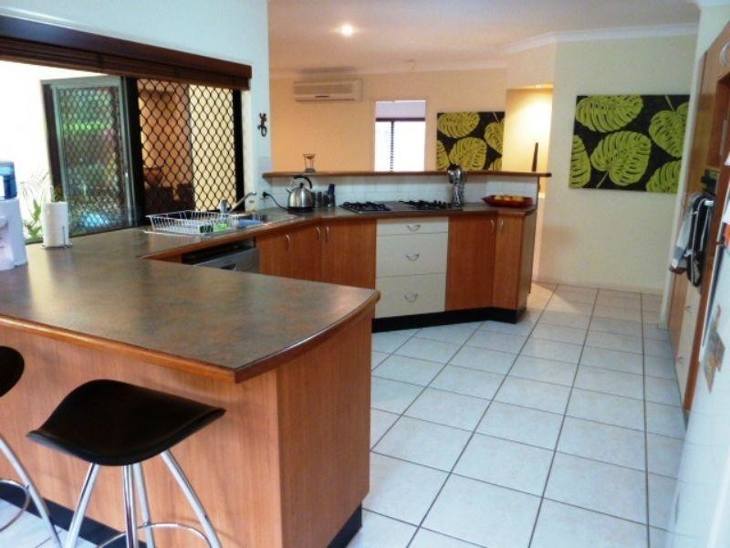 40 William Hickey Street, Redlynch QLD 4870