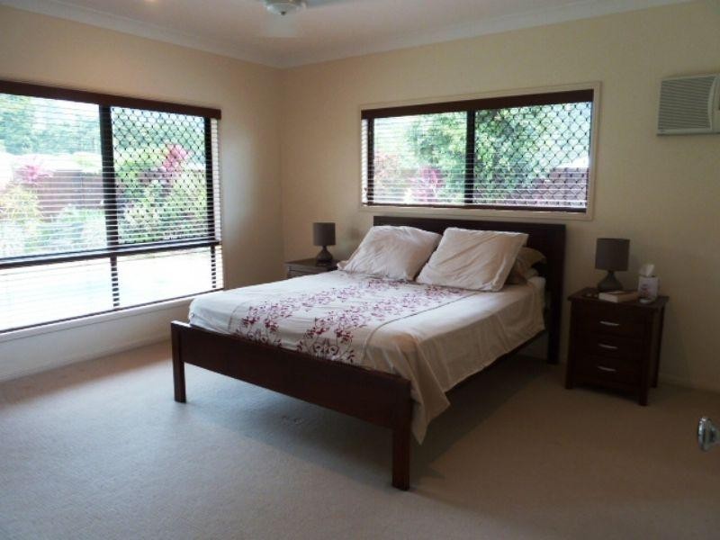 40 William Hickey Street, Redlynch QLD 4870