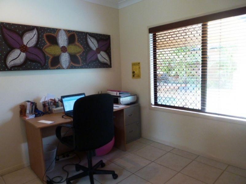 40 William Hickey Street, Redlynch QLD 4870