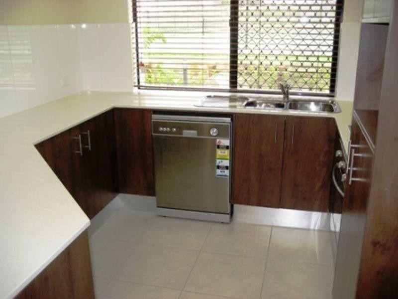 37/1 Robson Street, Mooroobool QLD 4870
