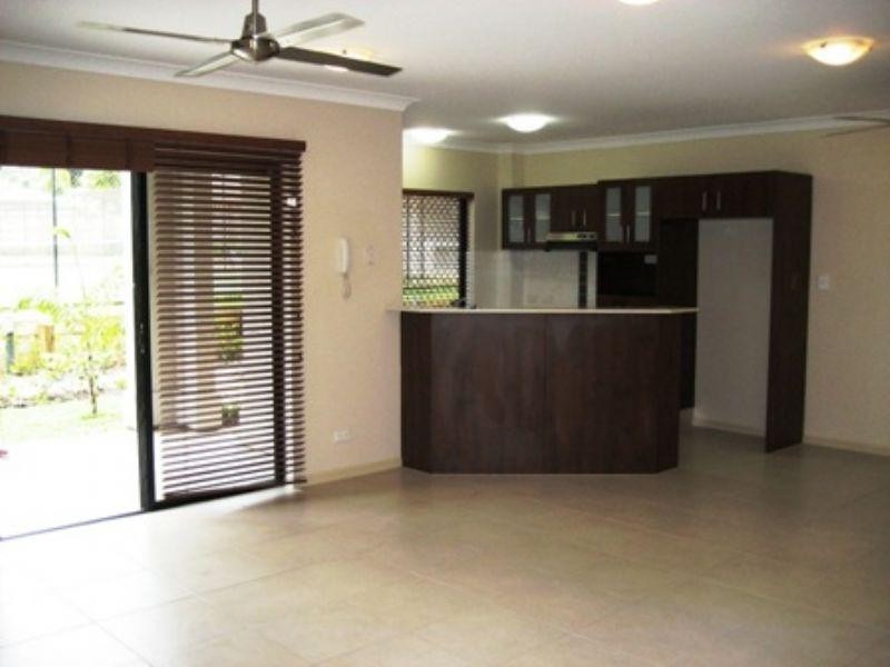 37/1 Robson Street, Mooroobool QLD 4870