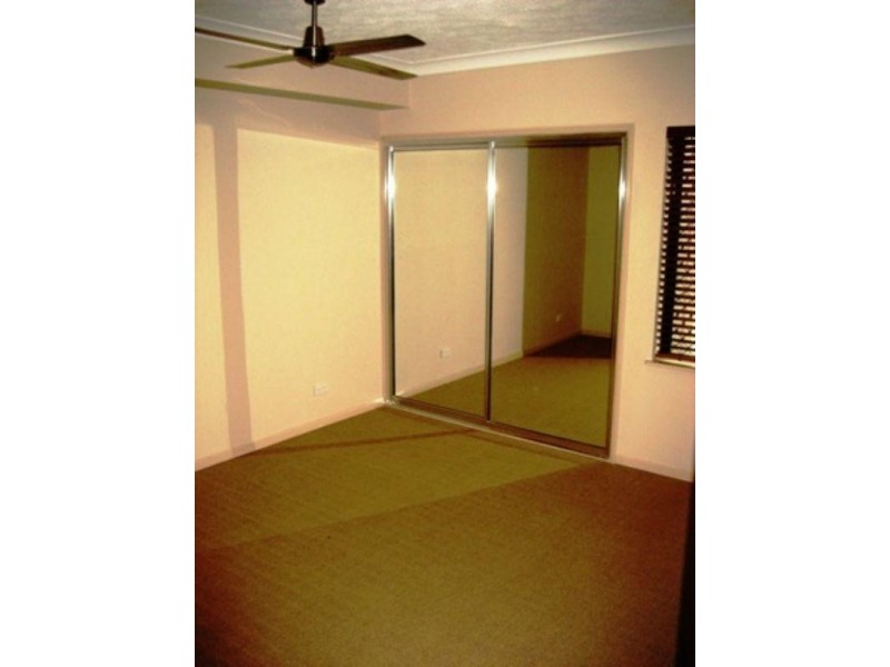 37/1 Robson Street, Mooroobool QLD 4870