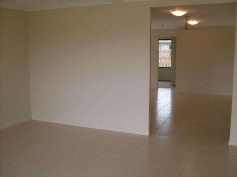 28 Phoenix Street, White Rock QLD 4868