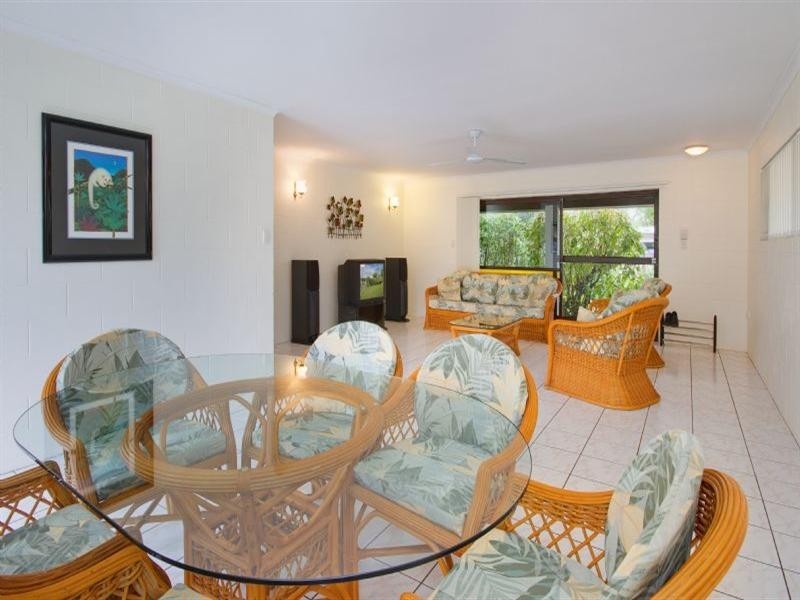 6 Marietta Street, Holloways Beach QLD 4878