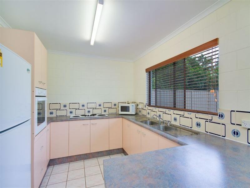 6 Marietta Street, Holloways Beach QLD 4878
