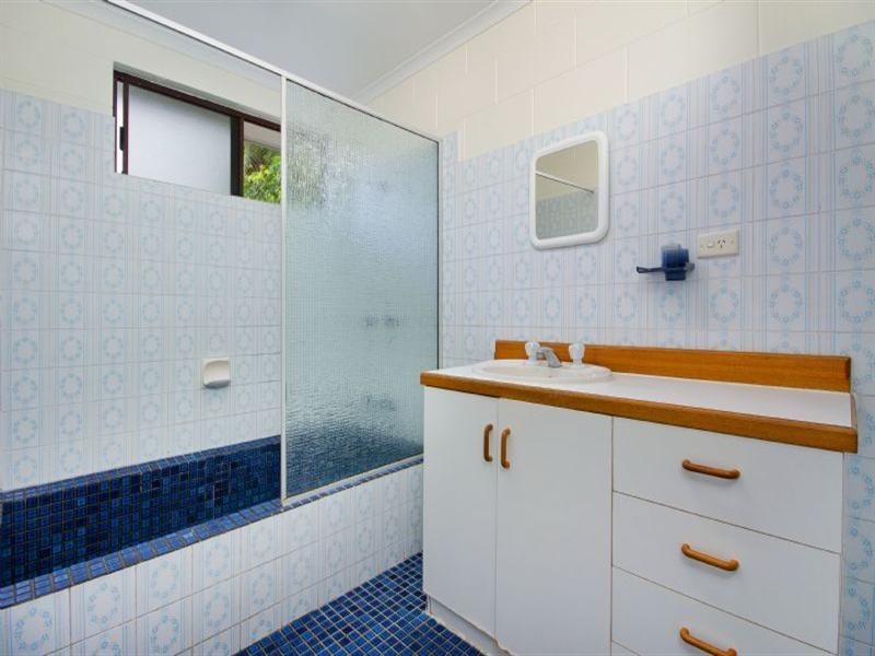 6 Marietta Street, Holloways Beach QLD 4878