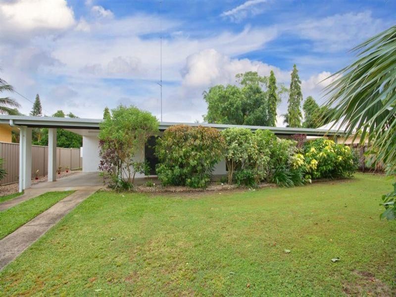 6 Marietta Street, Holloways Beach QLD 4878