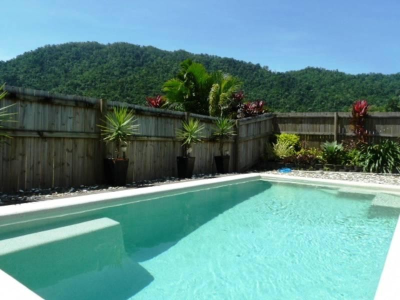 7 McBride Street, Redlynch QLD 4870