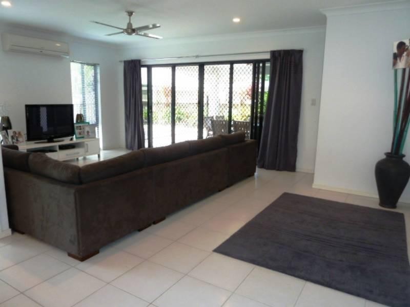 7 McBride Street, Redlynch QLD 4870