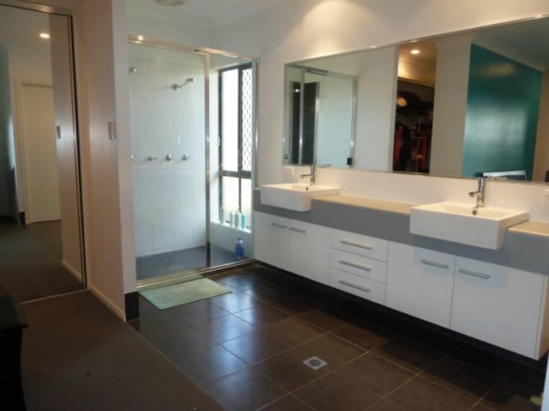 7 McBride Street, Redlynch QLD 4870