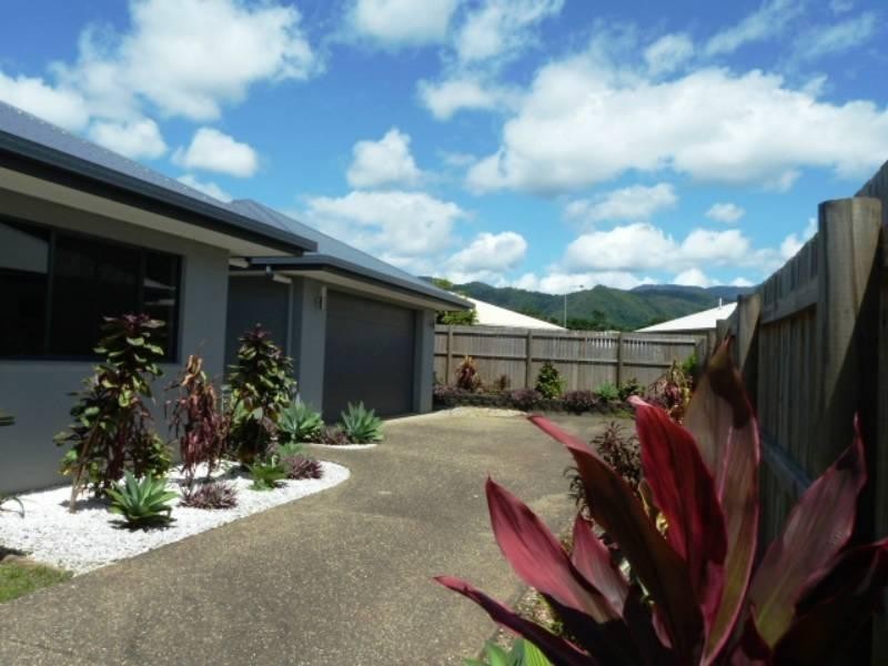 7 McBride Street, Redlynch QLD 4870