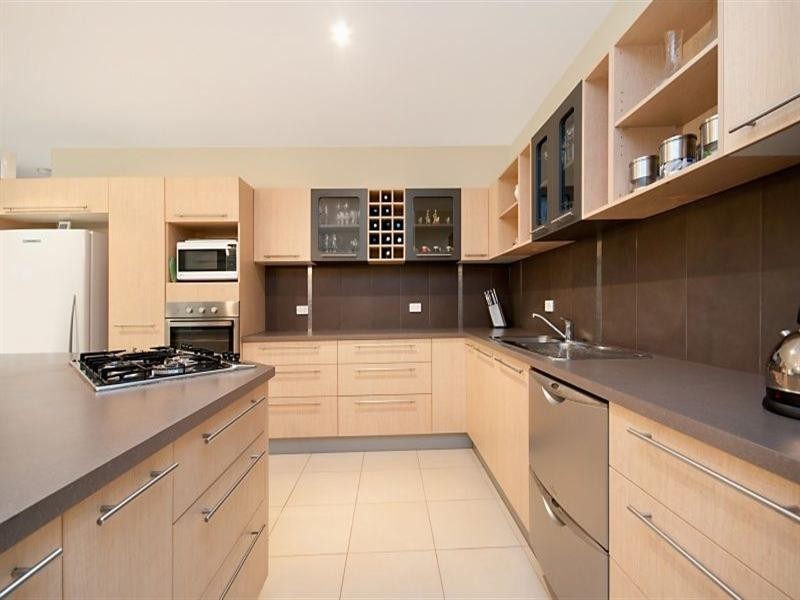 6 Palmetto Street, Palm Cove QLD 4879