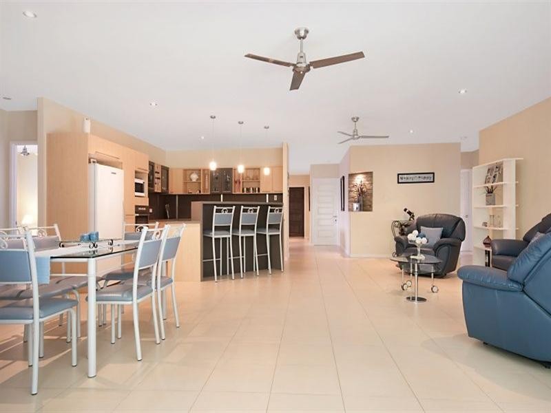 6 Palmetto Street, Palm Cove QLD 4879