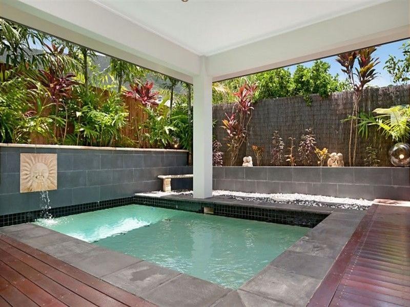 6 Palmetto Street, Palm Cove QLD 4879