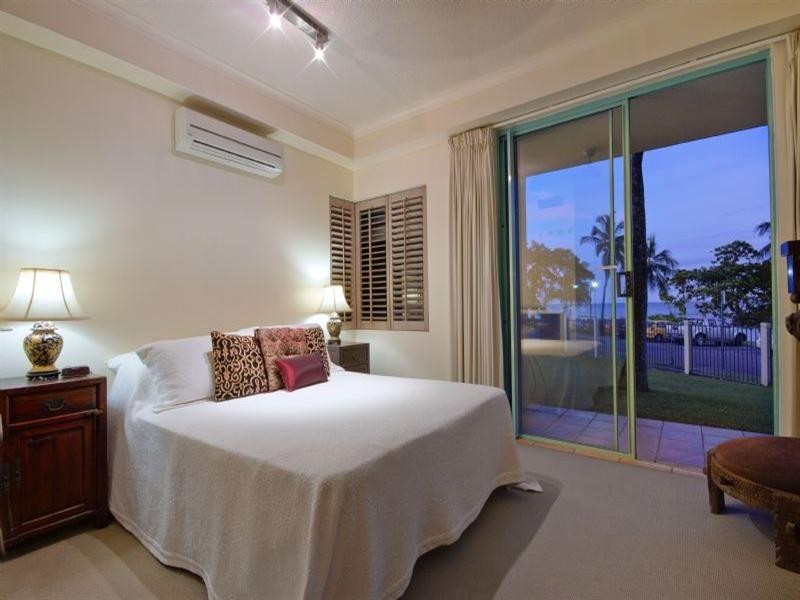 Trinity Beach QLD 4879