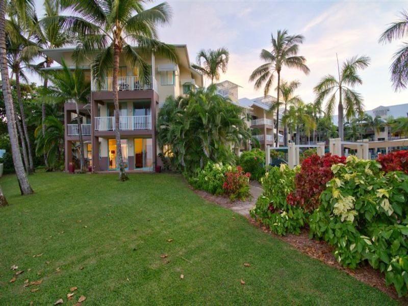 Trinity Beach QLD 4879