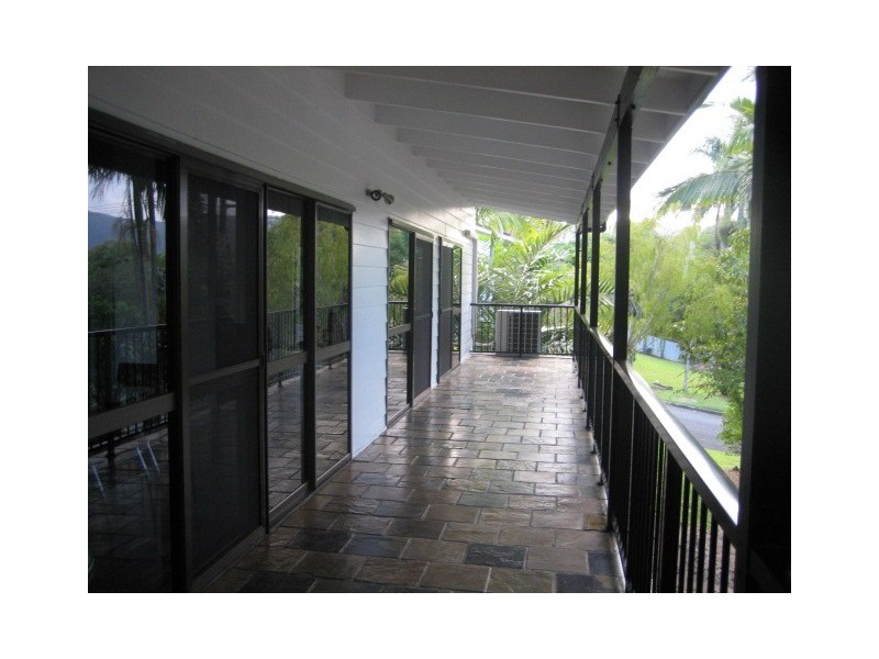 14 Trinidad Close, Trinity Beach QLD 4879