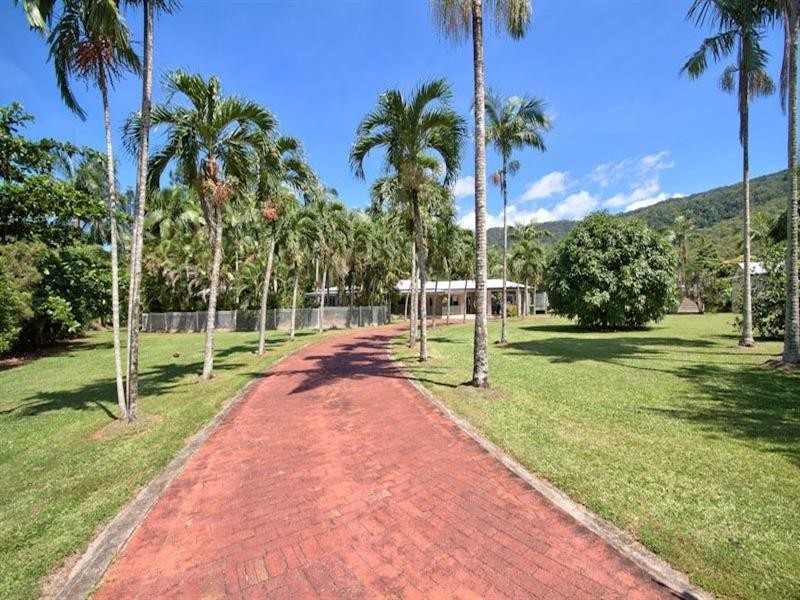 33-35 Evergreen Street, Clifton Beach QLD 4879