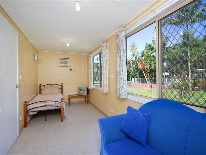 33-35 Evergreen Street, Clifton Beach QLD 4879