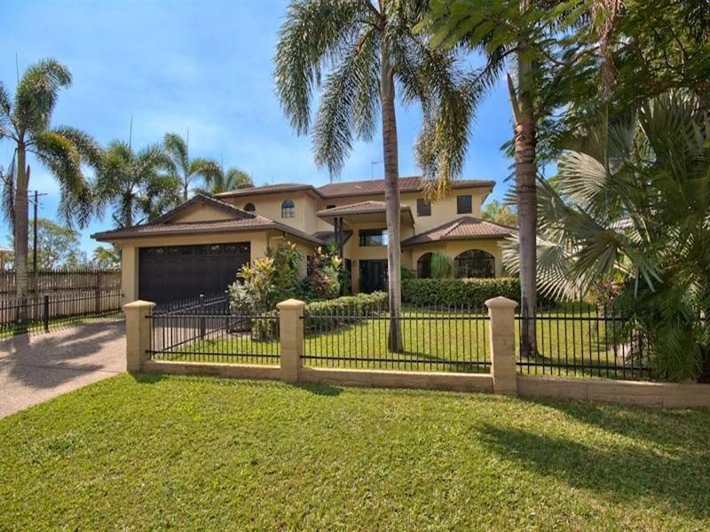 15 Casuarina Street, Holloways Beach QLD 4878