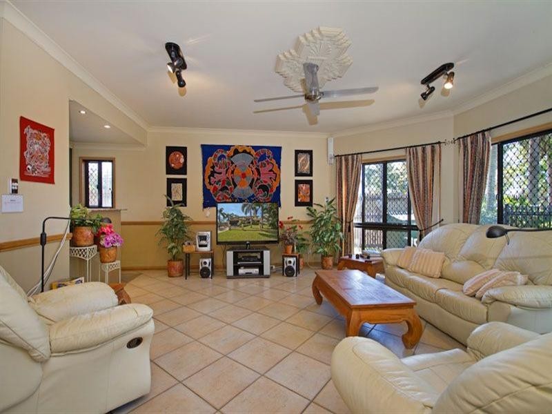 15 Casuarina Street, Holloways Beach QLD 4878