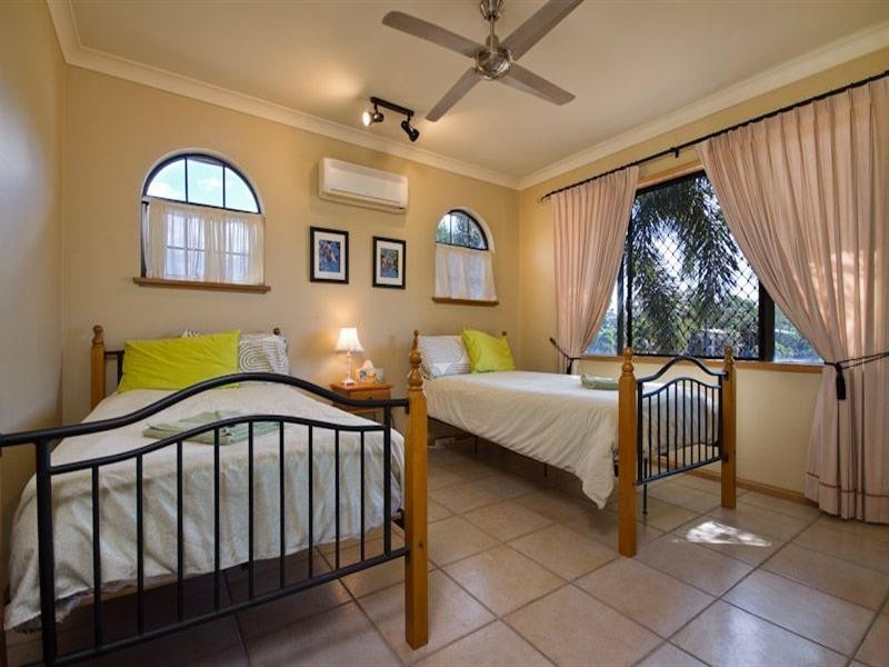 15 Casuarina Street, Holloways Beach QLD 4878