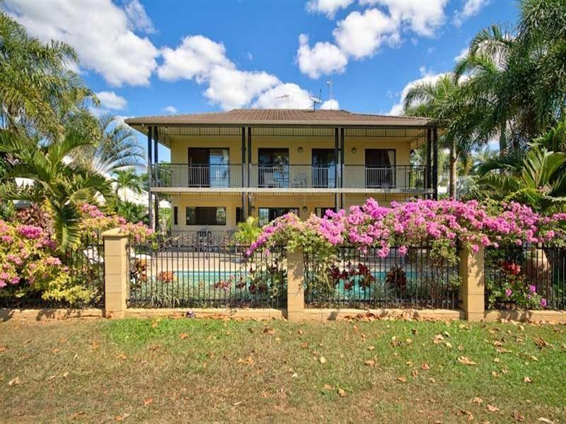 15 Casuarina Street, Holloways Beach QLD 4878