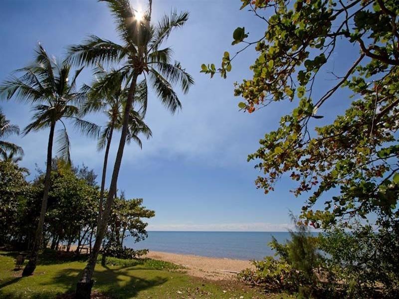 15 Casuarina Street, Holloways Beach QLD 4878