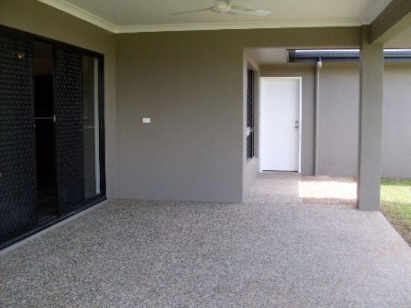 123 Roberts Drive, Trinity Beach QLD 4879